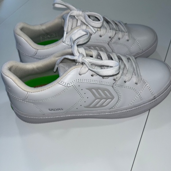 White Leather Salvas - Picture 5 of 5